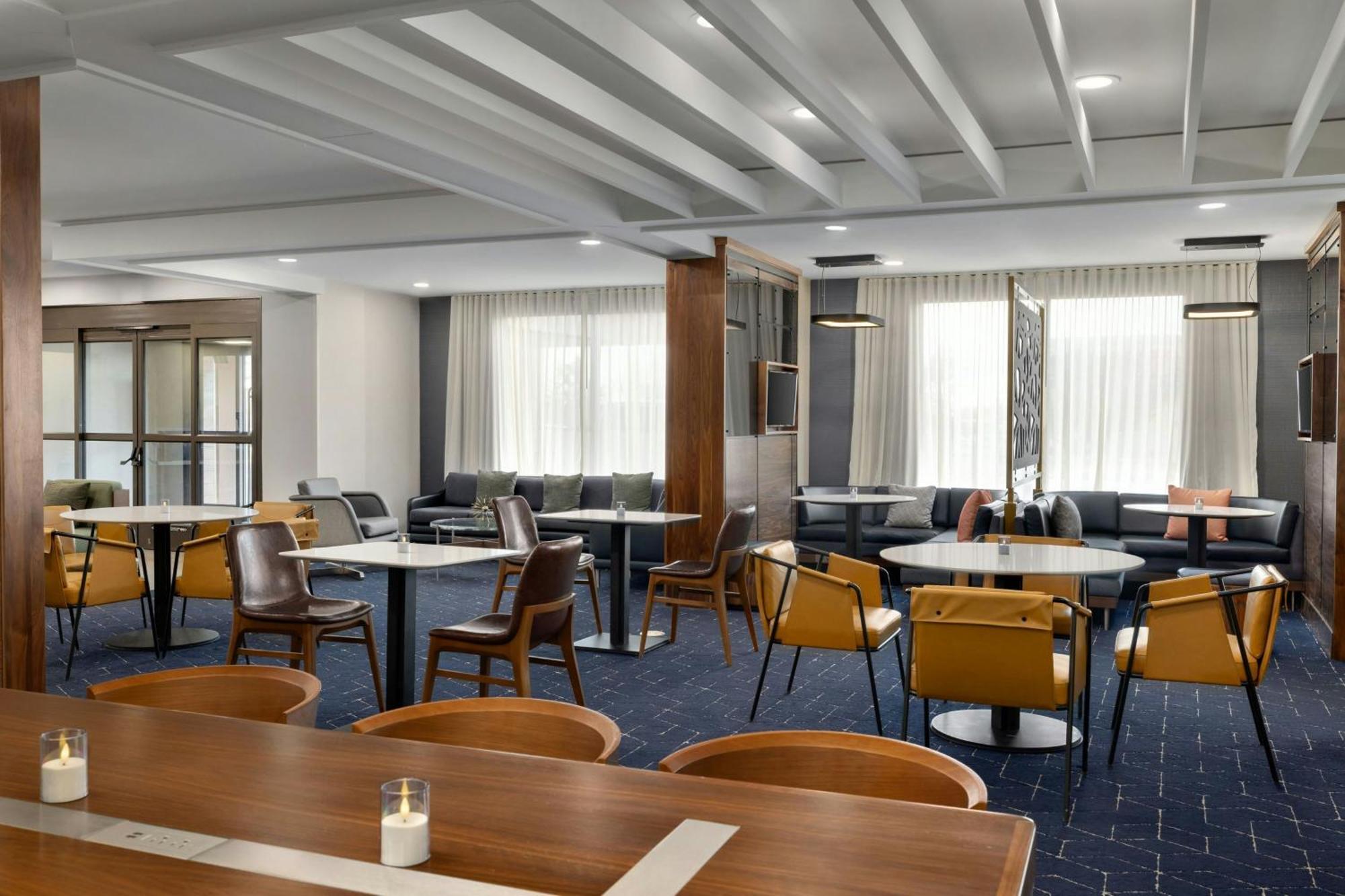 Courtyard By Marriott Kokomo Exterior foto